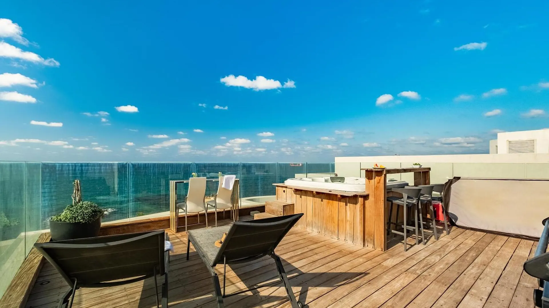חיפה Penthouse 3Br + Roof Top + Parking - On The Beach