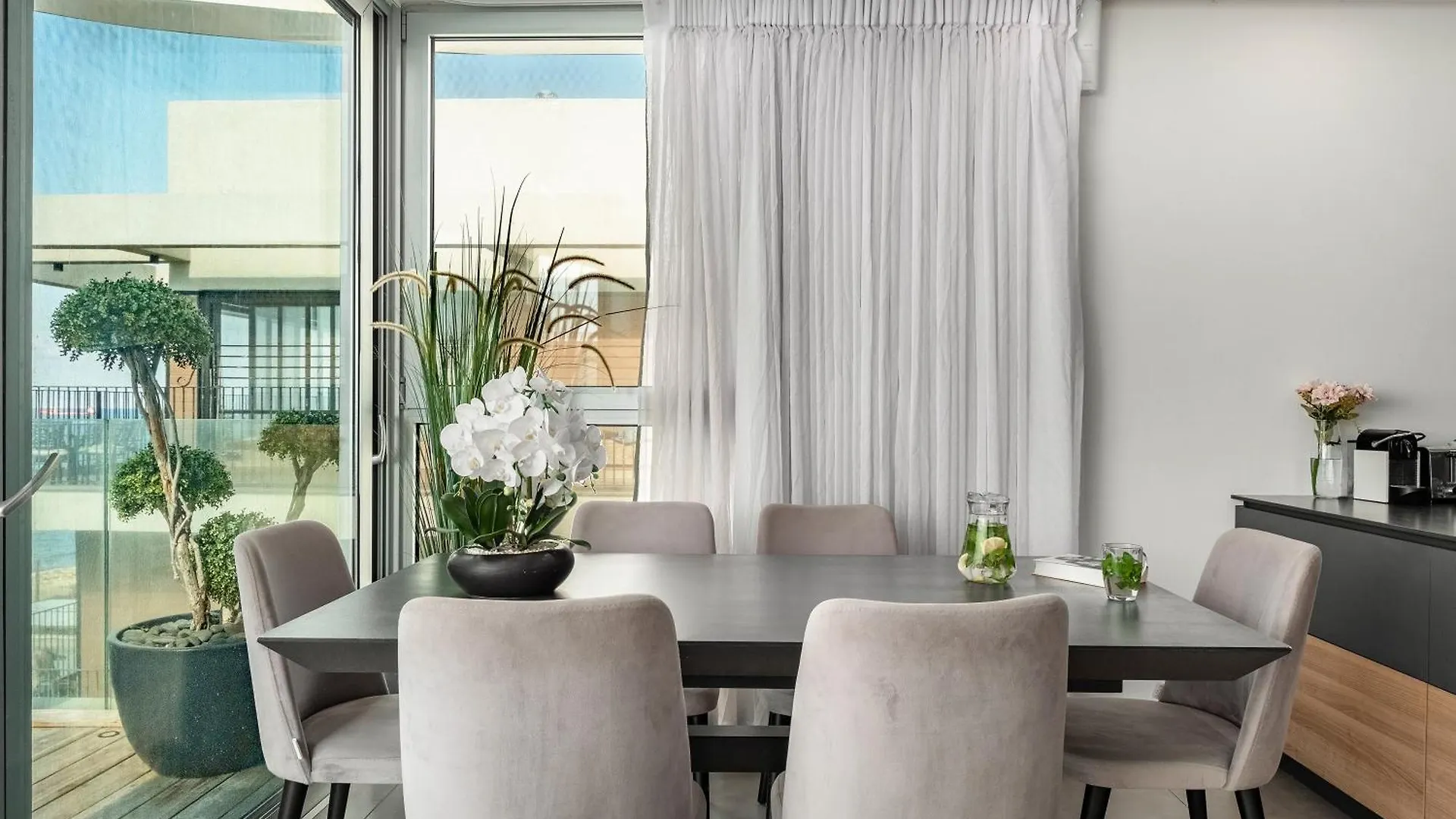 חיפה Penthouse 3Br + Roof Top + Parking - On The Beach דירה