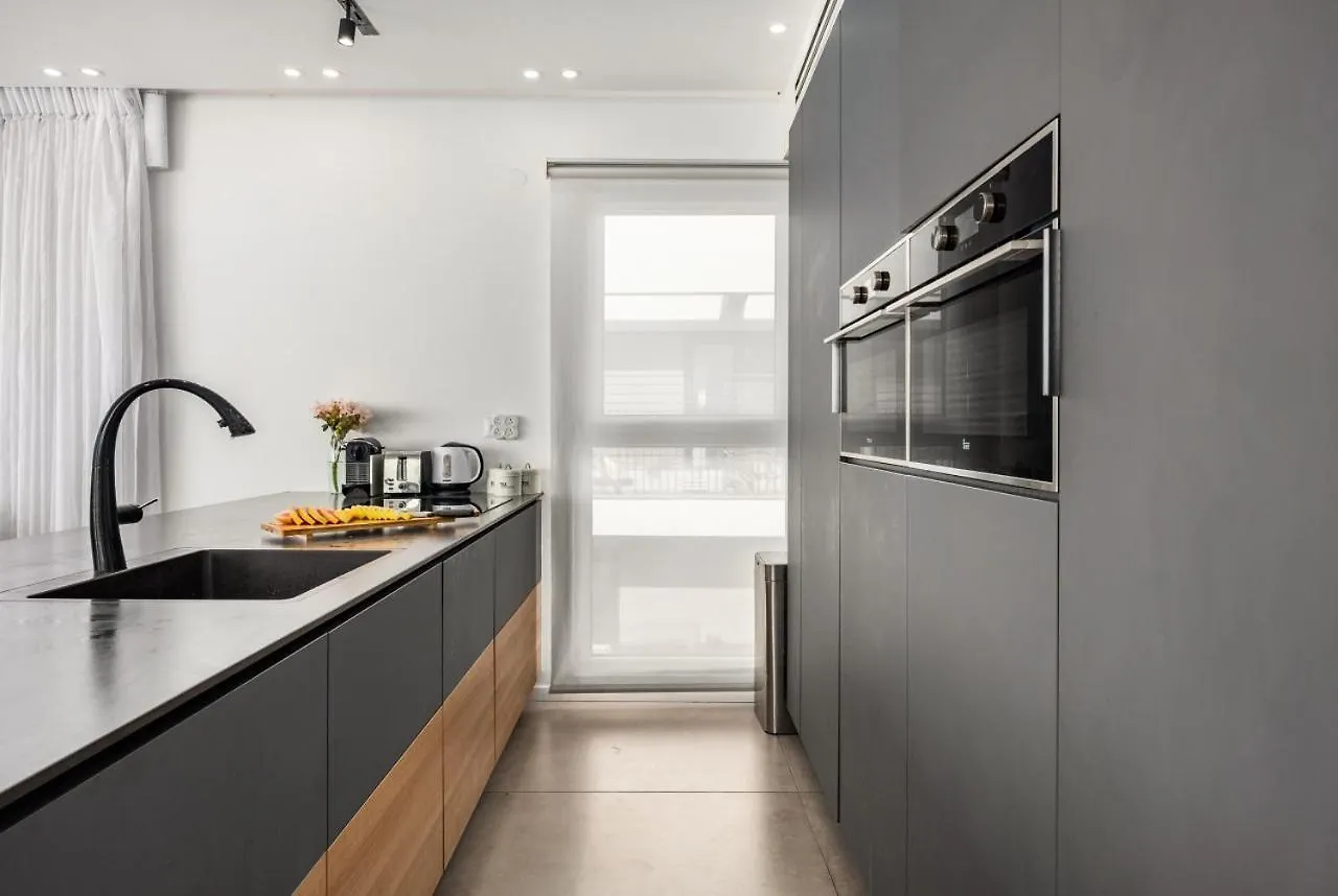 חיפה Penthouse 3Br + Roof Top + Parking - On The Beach 0*,
