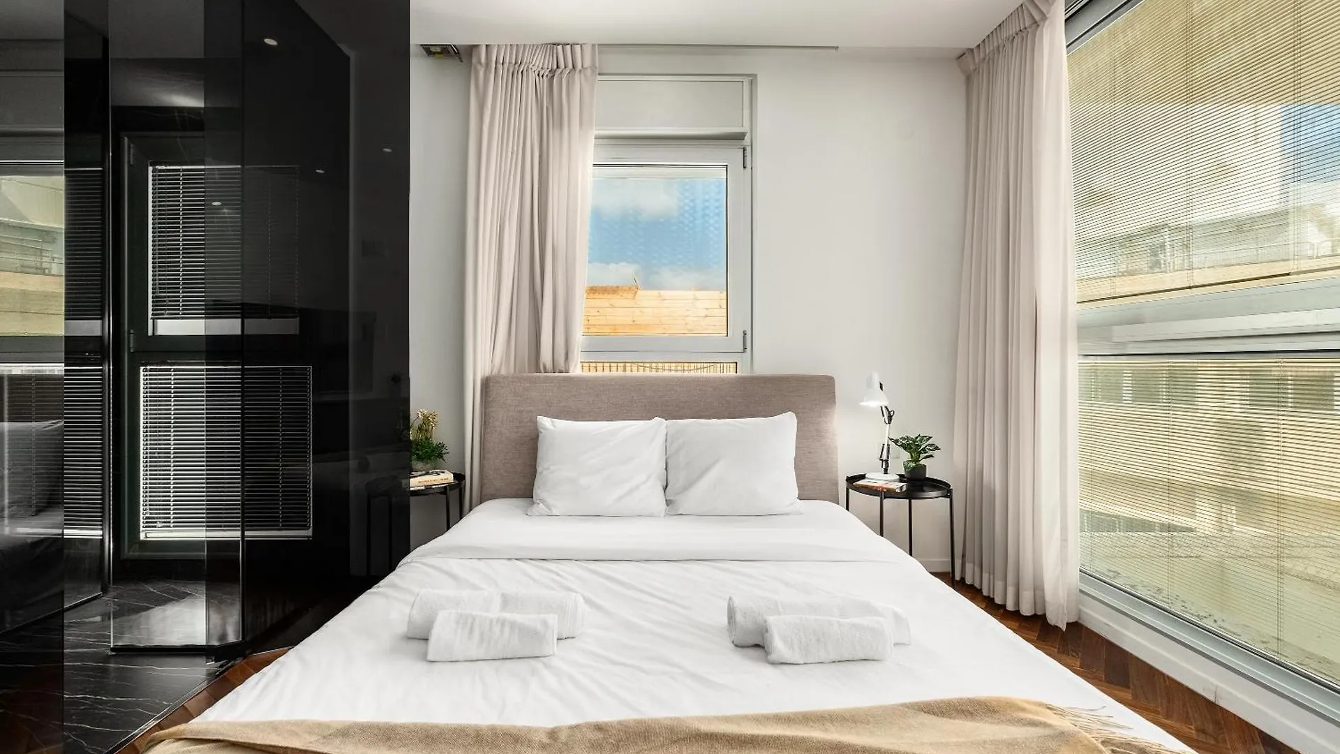 Lägenhet Penthouse 3Br + Roof Top + Parking - On The Beach Haifa