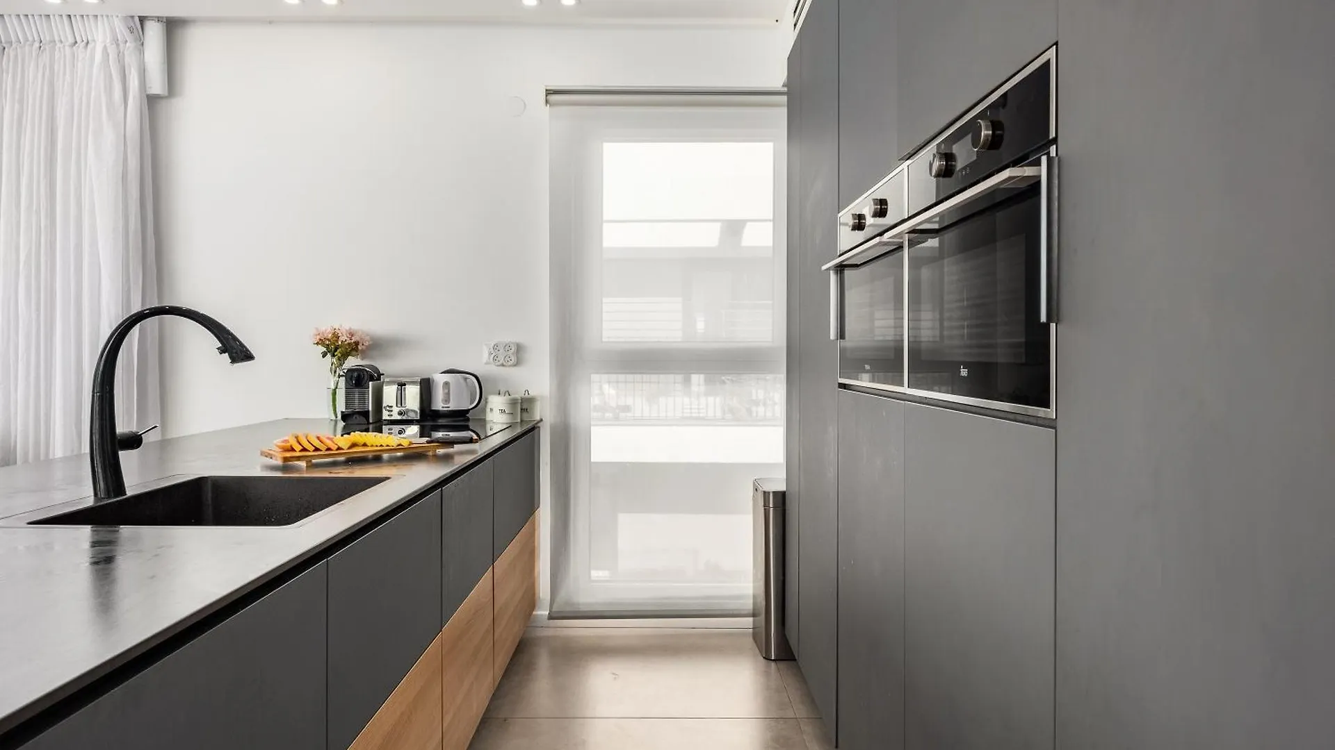 Penthouse 3Br + Roof Top + Parking - On The Beach Haifa 0*,